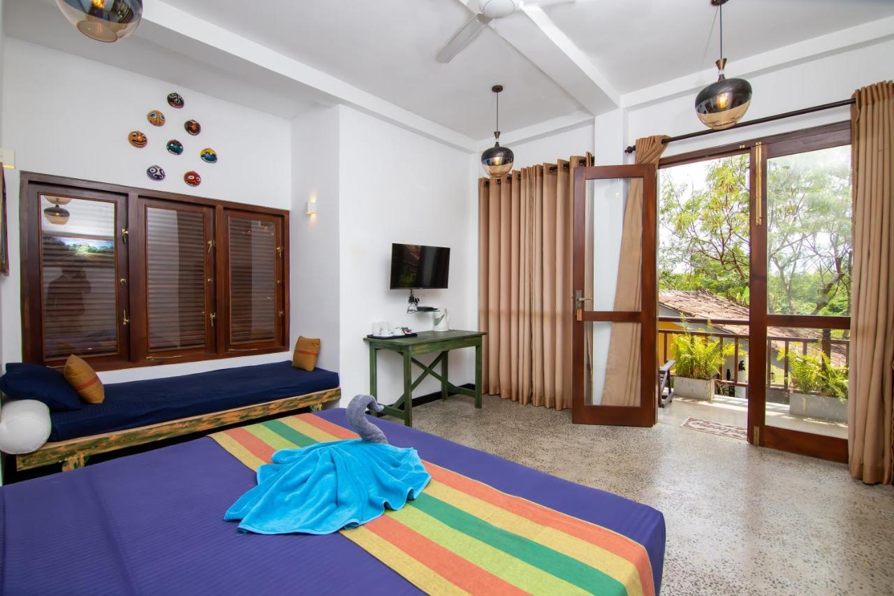 Nature Cabanas & Floating Restaurant Galle Exterior photo