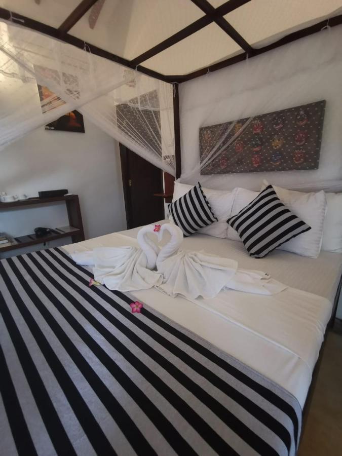 Nature Cabanas & Floating Restaurant Galle Exterior photo